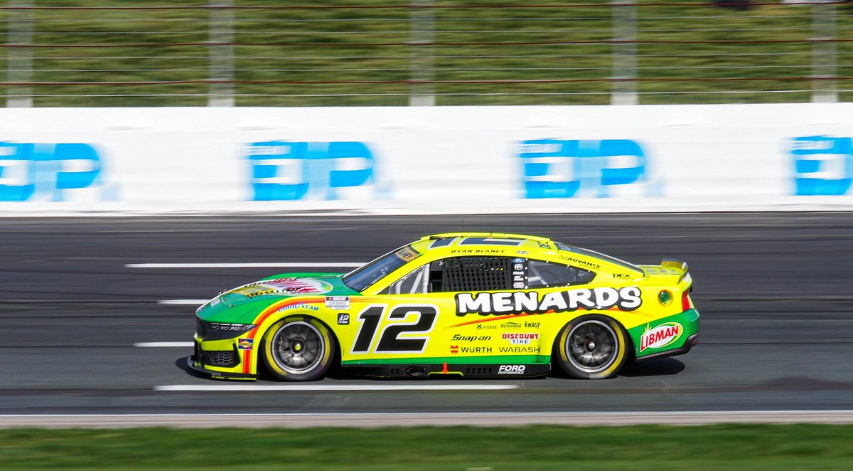 teamblaney's tweet photo. LET'S GOOOOOOOOO
@Blaney wins @NHMS!!!!

@Team_Penske 📷 https://t.co/gSBTFncthn