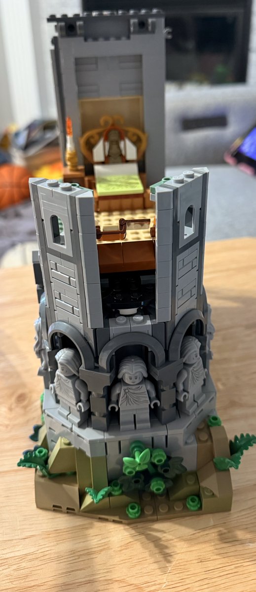 HobbJW's tweet image. This is going to take awhile.  But it’s so awesome. 

#Legos #LOTR #Buildingwithkids