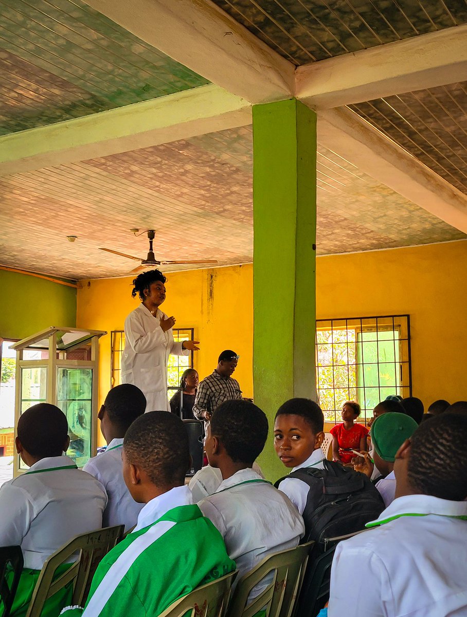medlynsanctus's tweet image. I forgot to share these. Taking PCOS Advocacy to secondary schools, creating awareness on all levels. Empowering the young with knowledge that will equip them for the future.
#pcosawarenessmonth #PCOS