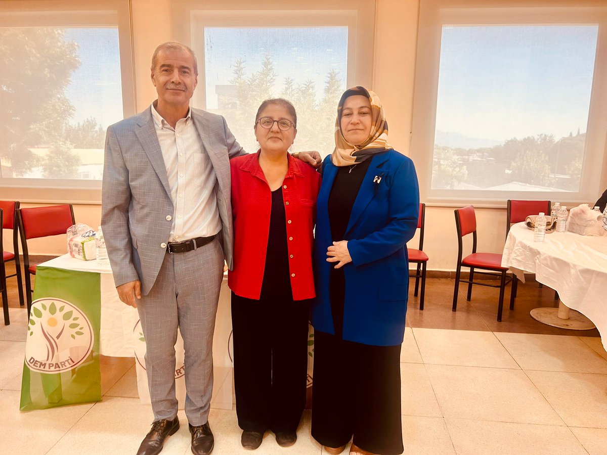 SÖKE DEM PARTİ 3.OLAĞAN KOGREDE BİZLERE GÜÇ VEREN KATILIM SAĞLAYAN HERKESE SONSUZ TEŞEKKÜRLER.EŞBŞK.
NURHAN İDİN - HAMİT ERGÜL