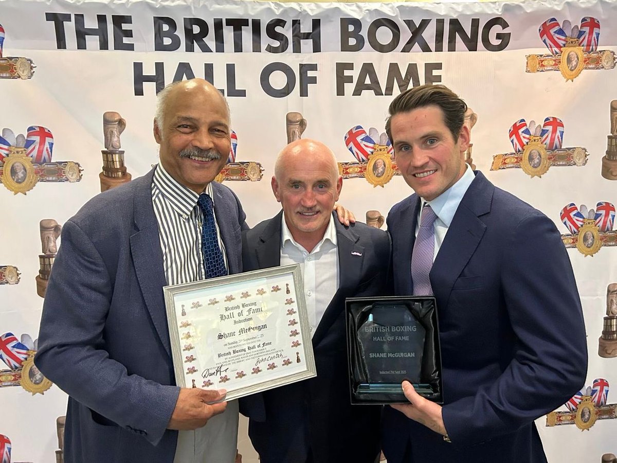 ClonesCyclone's tweet image. Very proud, my son Shane winning the The British Boxers Hall of Fame “Trainer of the Year Award 2025” It was a fabulous afternoon down at the Bannatyne Hotel &amp;amp; Spa in Hastings. Great to see my old pal former WBC LH Champ JohnConteh. Congratulations to DaveHarris and his team
👏👏