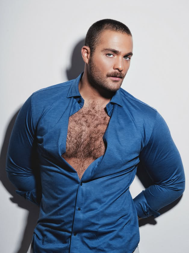 Hiago__Junior's tweet image. Enquanto não chega ao Brasil, #JuegosDeAmorYPoder encerra sua exibição na República Dominicana nesta segunda-feira (22) através da Telemicro. Adaptação de uma teleserie chilena, o thriller político apresenta Carlos Said como o grande vilão.

📸 IG/carlossaidcs