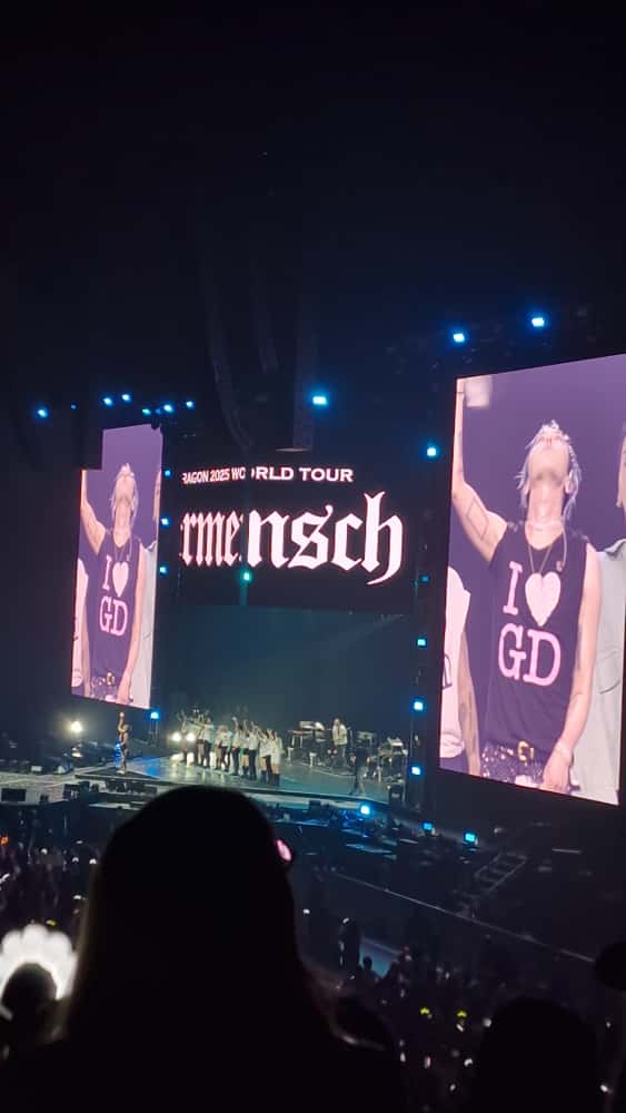 Sarah27681287's tweet photo. Monsieur G-Dragon 
#GDRAGONinPARIS 🇨🇵 #GDWORLDTOURÜbermensch https://t.co/xDSf2p2YAR