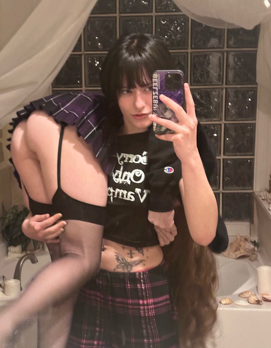 YourMissRuby's tweet image. I'll be taking my latest conquest home with me