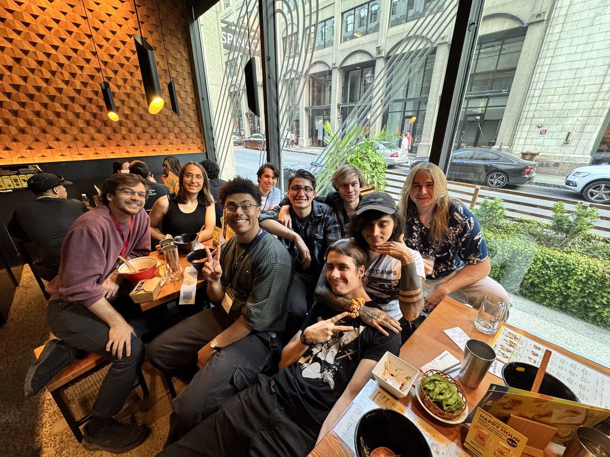 had to get a group pic w <a href="/coreydachi/">Corey @ FF</a>  and all the homies before this
mf goes hollywood after his big win (long liv under night and canadians r such good ppl)