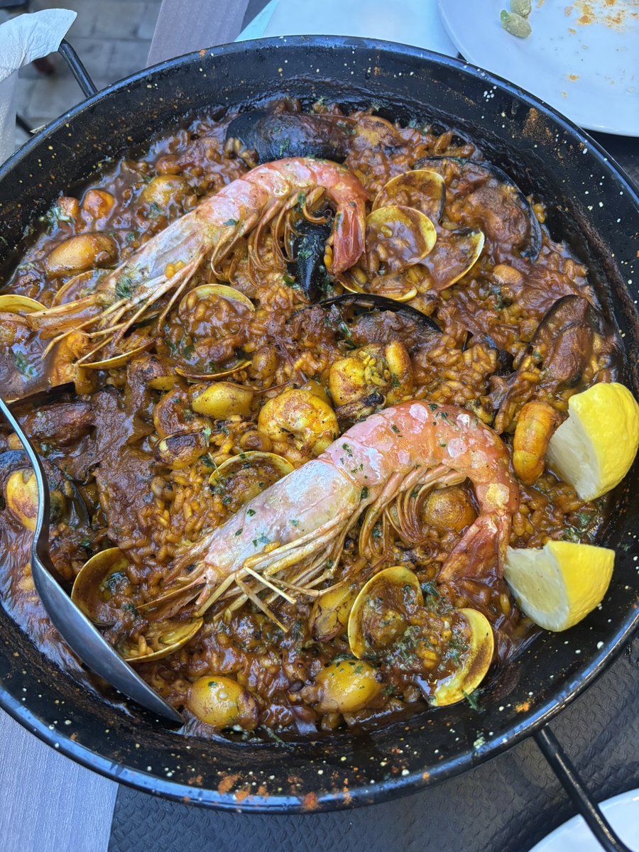 Ovviamente la cena non l’ho pagato io 🤣

Of course I didn’t pay for the dinner 🤣