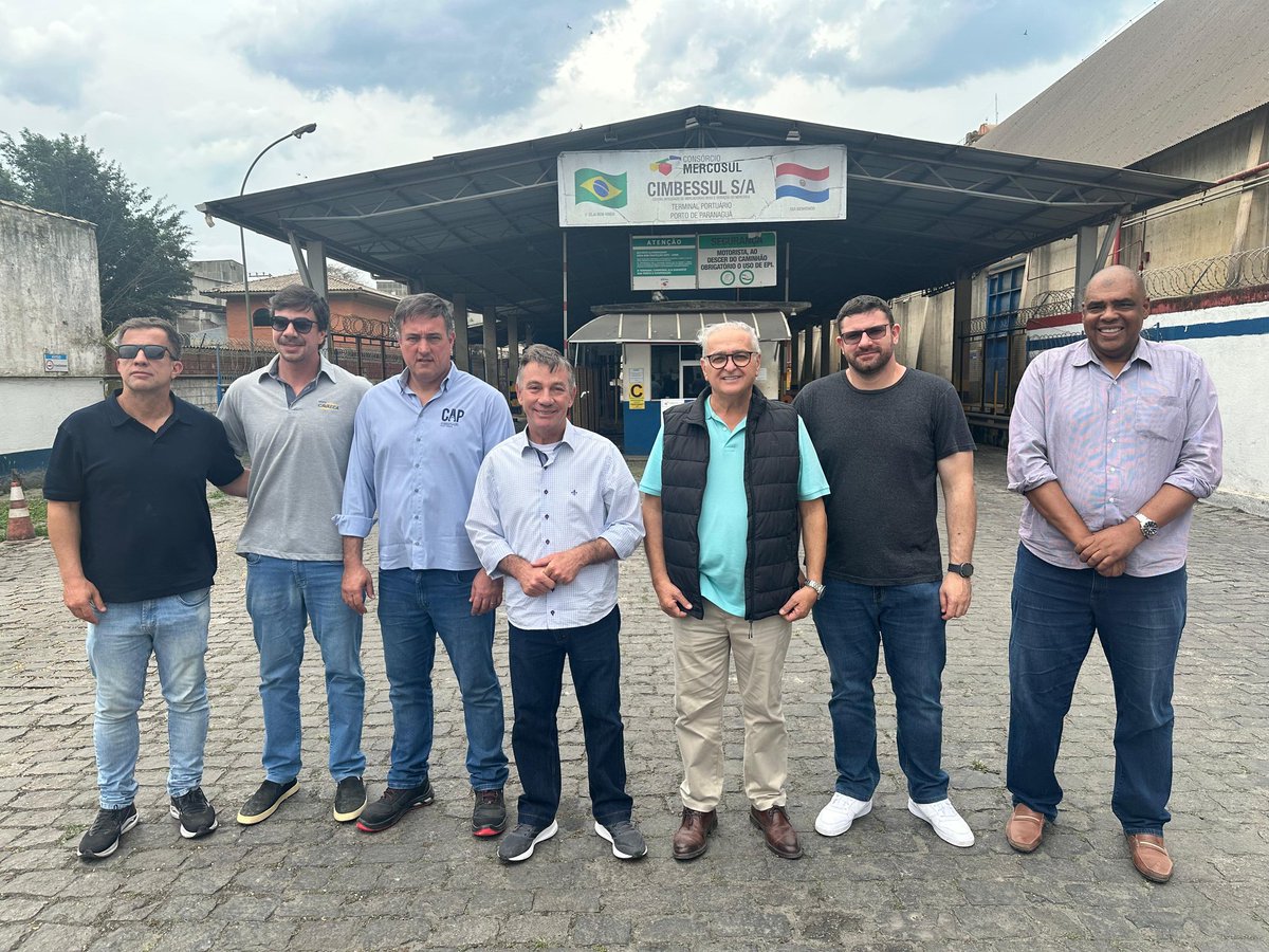 aluizionassi's tweet image. Chegamos com o Governador @antoniodenarium pro RORAIMA INVEST DAY - Curitiba
Aproveitamos hj e fomos nos portos do grupo CAVALCA em Paranaguá (já são investidores no #Agro_Roraima).

#Roraima_HemisférioNorte
#Roraima_AMelhorFronteiraAgrícolaDoBRASIL
#AtraçãoDeInvestimentos 🏁🏁🏁