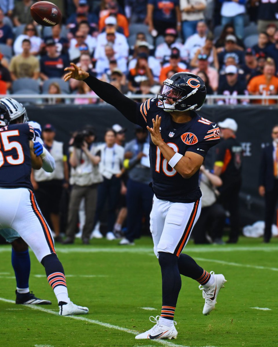 #Bears QB Caleb Williams in the first half:

- 10/16
- 239 passing yards
- 3 TDs
- 0 INTs
- 145.8 passer rating