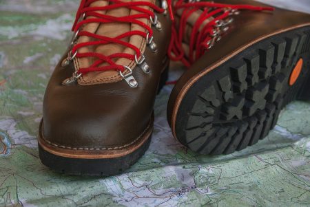 CompassandFork's tweet image. Carry All the Gear You Need for a Great Day on The Trail: HIKING &amp;amp; PACKING CHECKLIST. Get it for free! bit.ly/2sCS4fc #hiking #traveltips #packinglist