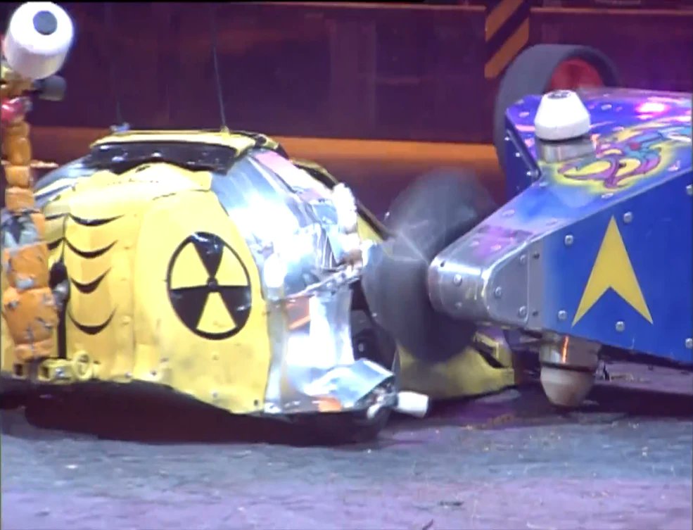 SophieTucker88's tweet image. Tomorrow will mark the 25th Anniversary of the Fourth Series of Robot Wars (Regarded by many as the BEST of the entire Show)! #200sTV #Gameshow #RobotWars