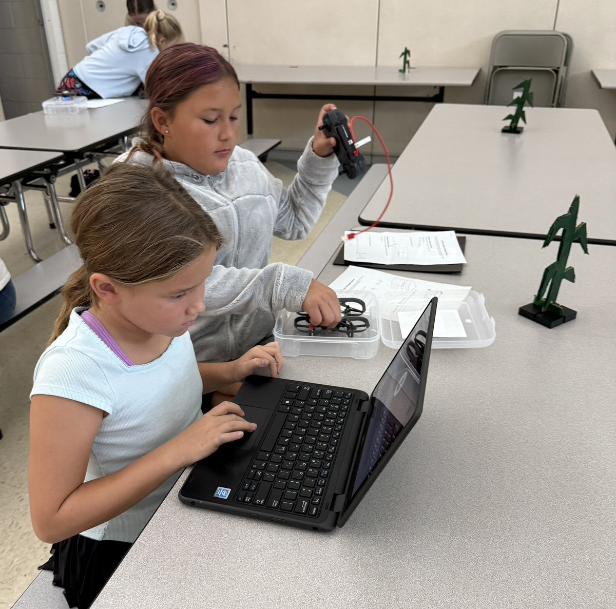 gr8mpstech's tweet image. 💫 Drone Pilots in action at Upchurch STEM School with Ms. Ewell 🚀 @MillardPS @Robolinkinc @CLManzitto