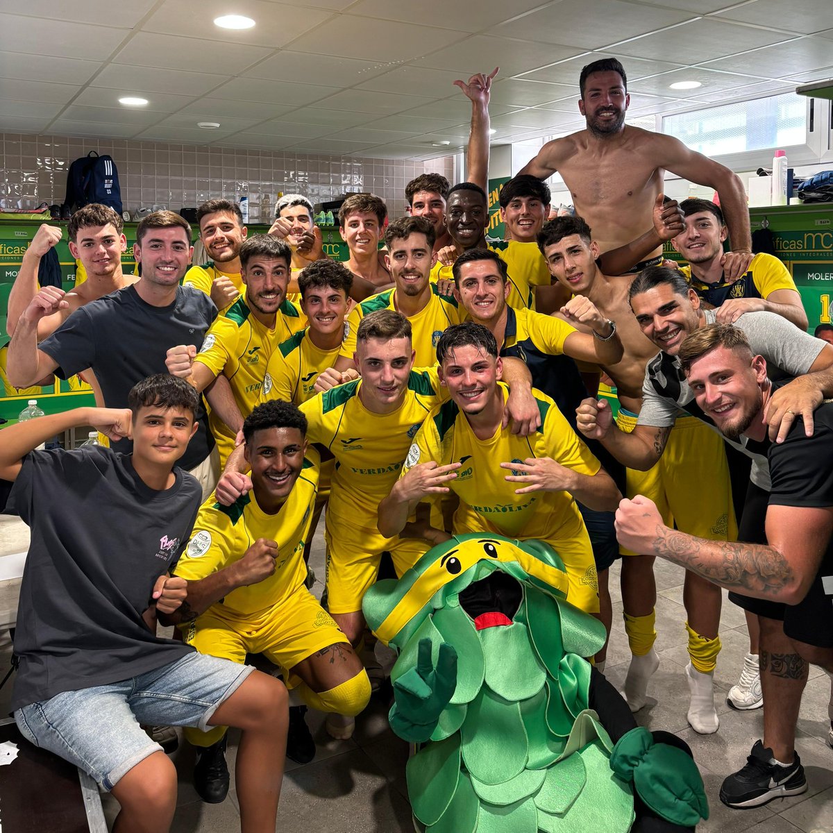 🫂 Acabamos el día con la satisfacción del deber cumplido.😍

¡Vamos, equipo!💪💛💚