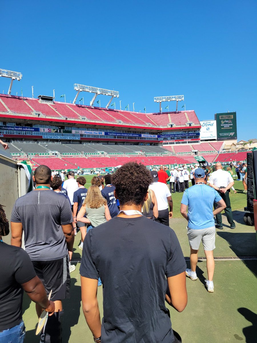 bwtrae's tweet image. Thank you  @CoachKHelton_ for the game day invite! Really enjoyed the game and experience! 
@CoachOnkka @BookerTFB 
@CoachJTaylorUSF @CoachJGordo