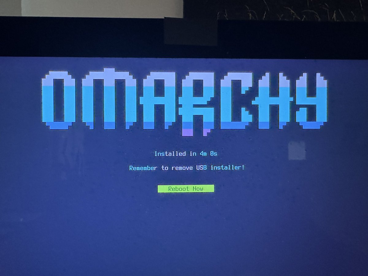 Omarchy on a 2019 27” iMac in 4 min😍
Thank you <a href="/dhh/">DHH</a>