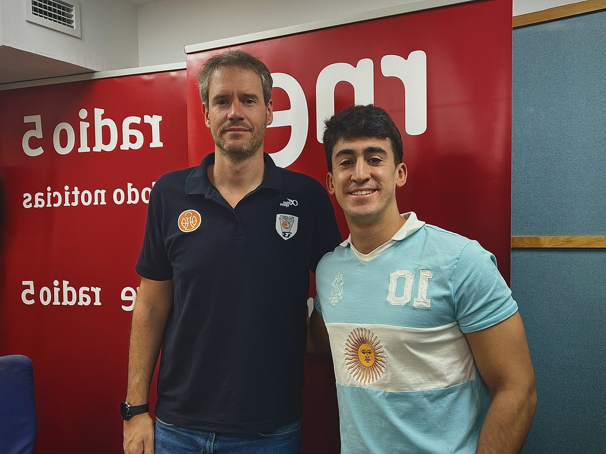 RTVEMelilla's tweet photo. 🏀 Hoy en ‘Grada Rusadir’ hablamos de baloncesto con el míster del @melillabcto, Mikel Garitaonandia. 

Estreno en Primera FEB, fichajes, objetivos… ¿Te lo vas a perder? 

📻 ¡Escúchanos a partir de las 13:40! https://t.co/cHqU8B9AhV