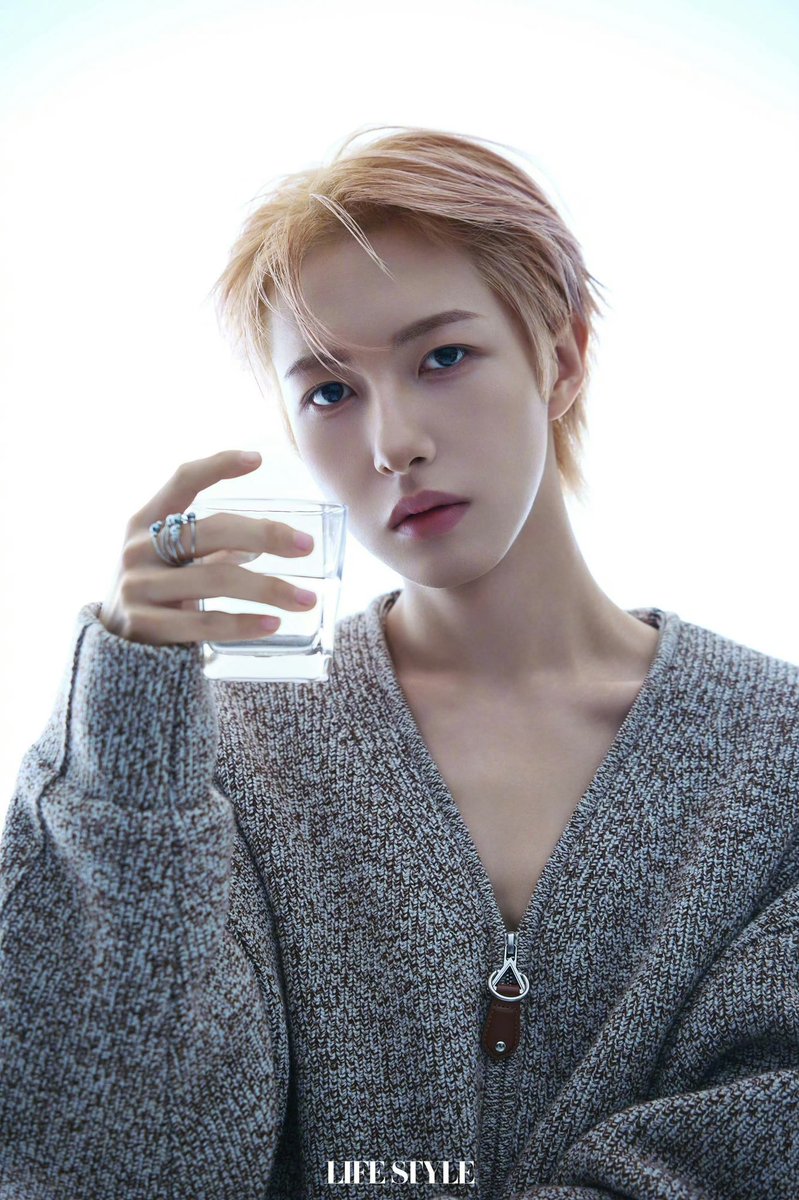 ALL HAIL MY KING AND QUEEN!!!!!! 🙇‍♂️🙇‍♂️🙇‍♂️🙇‍♂️🙇‍♂️🙇‍♂️

RENJUN LIFESTYLE OUT NOW
#RENJUNx精品购物指南Lifestyle