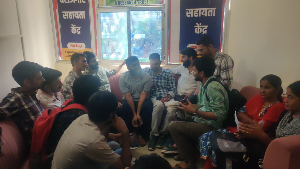 deepak_degana_'s tweet image. लाइब्रेरियन ग्रेड 3 पद बढ़ौतरी की माँग को लेकर कल वार्ता के अनुसार आज पुनः माननीय @DrSatishPoonia जी से डेलीगेशन की मुलाकात हुई ।।
वित्त विभाग में कॉल करके वित्तीय स्वीकृति फाइल को जल्दी से जल्दी पूरी करने का माननीय @DrSatishPoonia जी ने बोला है ।।
@HANUMANKISAN @RajCMO