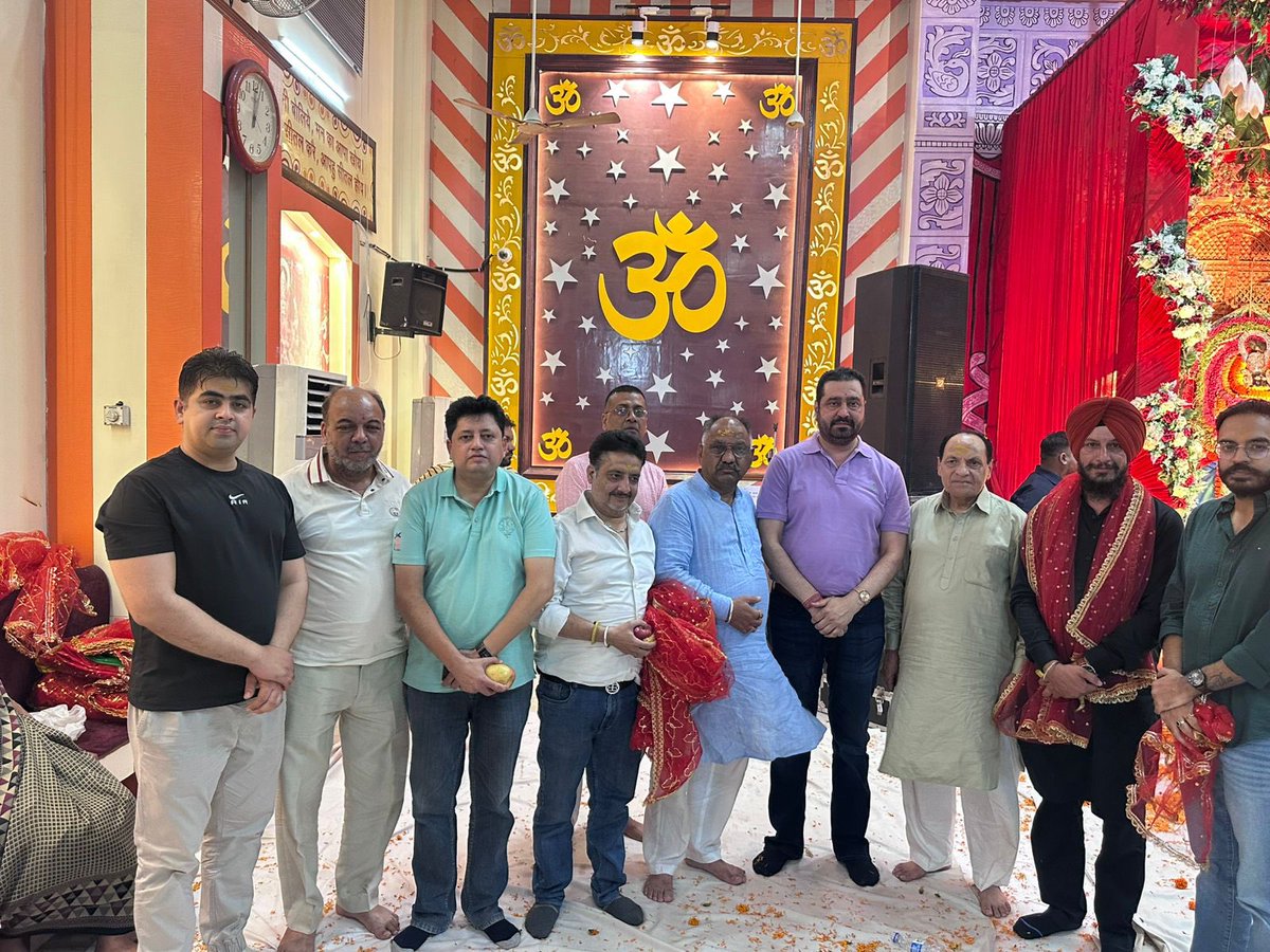 dhalldinesh73's tweet image. ਜਲੰਧਰ ਦੇ ਵੱਖ-ਵੱਖ ਧਾਰਮਿਕ ਪ੍ਰੋਗਰਾਮਾਂ ਵਿੱਚ ਸ਼ਾਮਿਲ ਹੋਣ ਦਾ ਸਨਮਾਨ ਮਿਲਿਆ। 🙏

#DineshDhall #JalandharNorth #FaithAndUnity