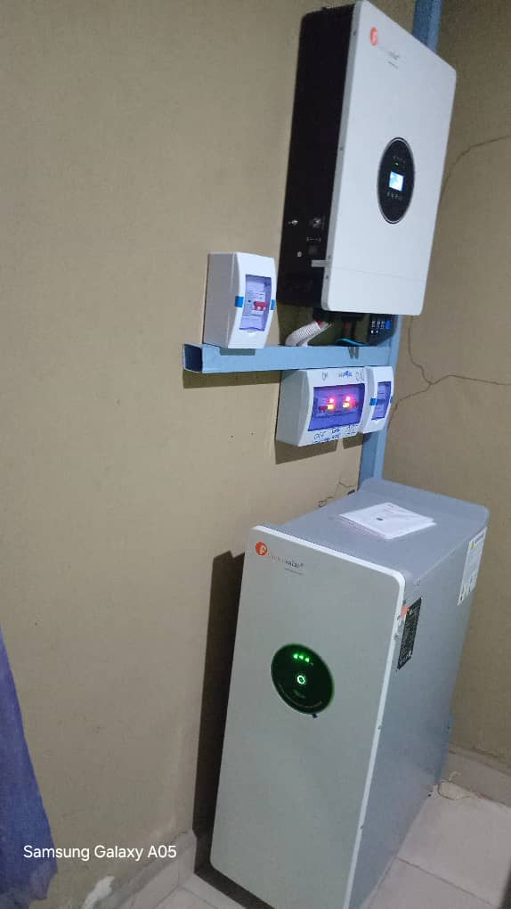 Ameri_ca615's tweet photo. @abazwhyllzz I am a solar engineer, we install different types of solar and we monitor it online https://t.co/1IYksWY01g