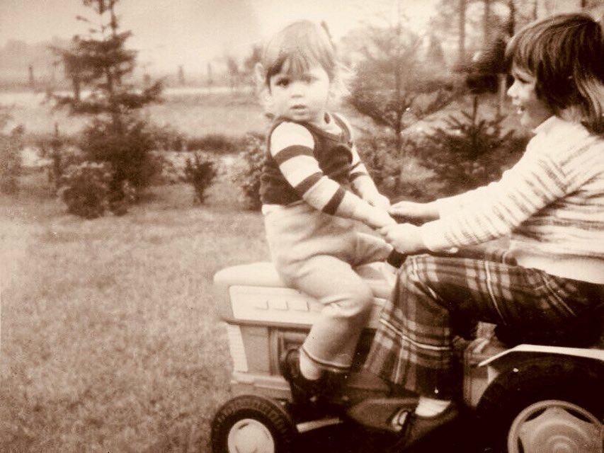 Jaja, 53 jaar vandaag ! 
Voor die mensen me ‘in het echt’ willen feliciteren. Zondagmiddag 12 oktober is er voor en na het luisterconcert in ‘t Scheultie, Heeten alle ruimte voor. Misschien tot dan of hopelijk een andere keer. In ieder geval bedankt  v al die jaren van support!❤️