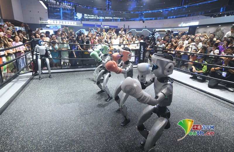 YouthChina's tweet image. On September 28, 2025, at the #4thGlobalDigitalTradeExpo in #Hangzhou, a concentration of cutting-edge technologies drew large crowds. #ChinaTech #Cuttingedge