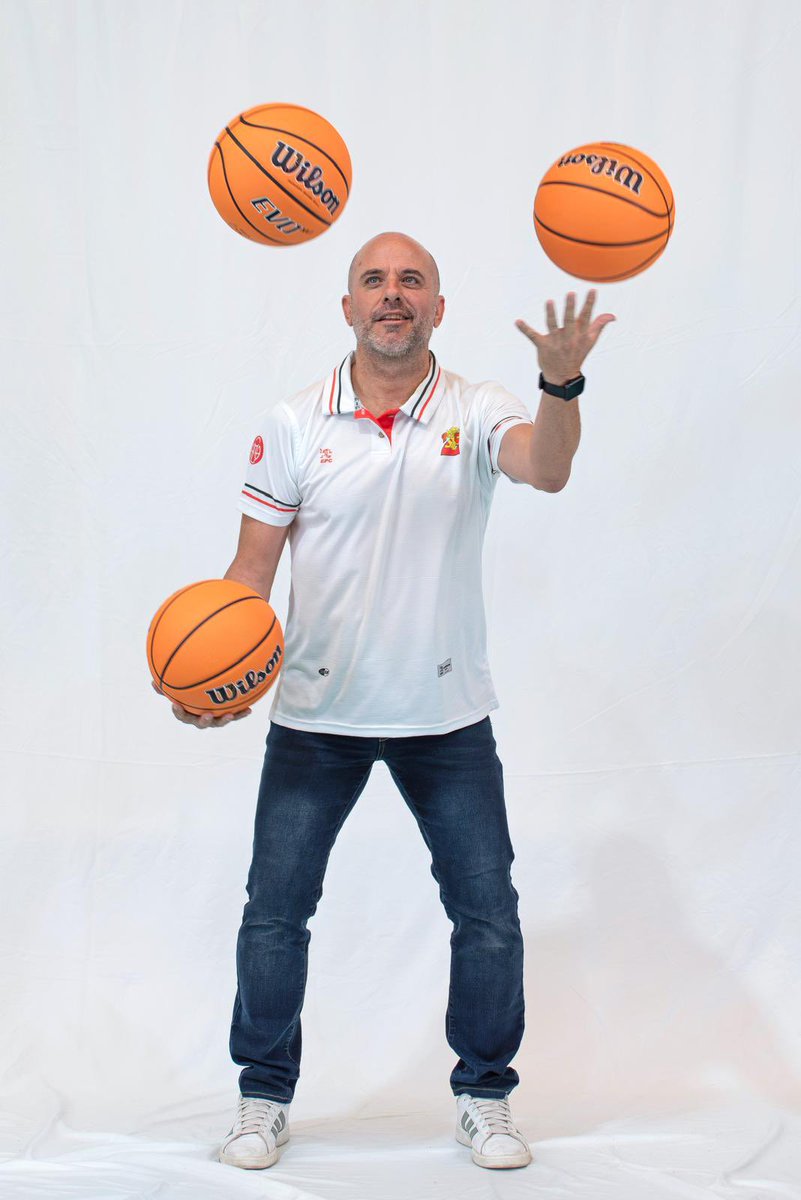 Agradecido a la vida por permitirme seguir disfrutando de mi pasión❤️🏀

Temporada 22 en las ligas FEB (15 como primer entrenador) y sumando!!

Feliz!! Gracias <a href="/cbzaragoza/">Club Baloncesto Zaragoza</a> 

JUNTOS!! SIN LÍMITES!!

Fotos: <a href="/Basketistas/">𝐁𝐚𝐬𝐤𝐞𝐭𝐢𝐬𝐭𝐚𝐬 🆓️ 🇺🇦🇵🇸☮️</a>