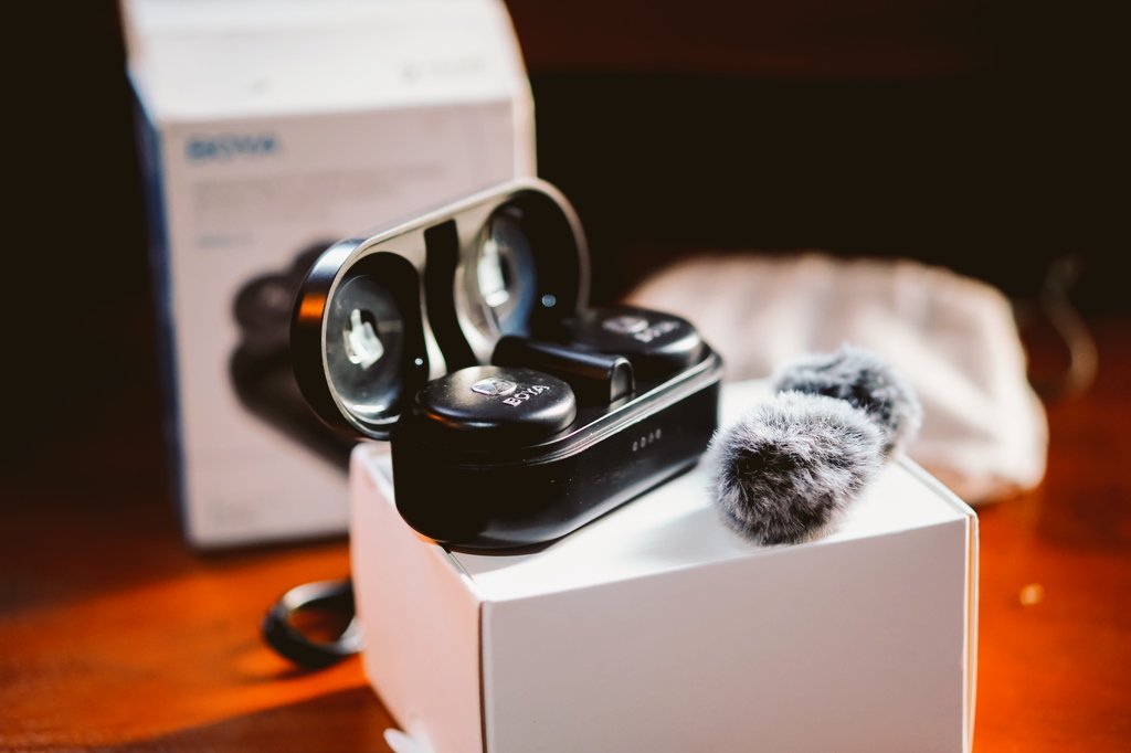 beemm009's tweet photo. Ki pisan mblo.
Boya omic-u woreless microphone (bekas)
Lengkap, normal
Dual channel
Wireless 2.4 GHz stabil &amp; minim delay
Play &amp; plug USB-C 
Price. 850.000 negonen mblo perlu modal aku 😅

#zonauang #zonajajan https://t.co/xnzlkDuPGD