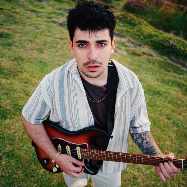 Llega “Sansa Stark”: el himno pop-punk de Vik Faded <a href="/vik_faded/">Vik Faded</a>  guaumiauymas.com/vikfadedpublic…