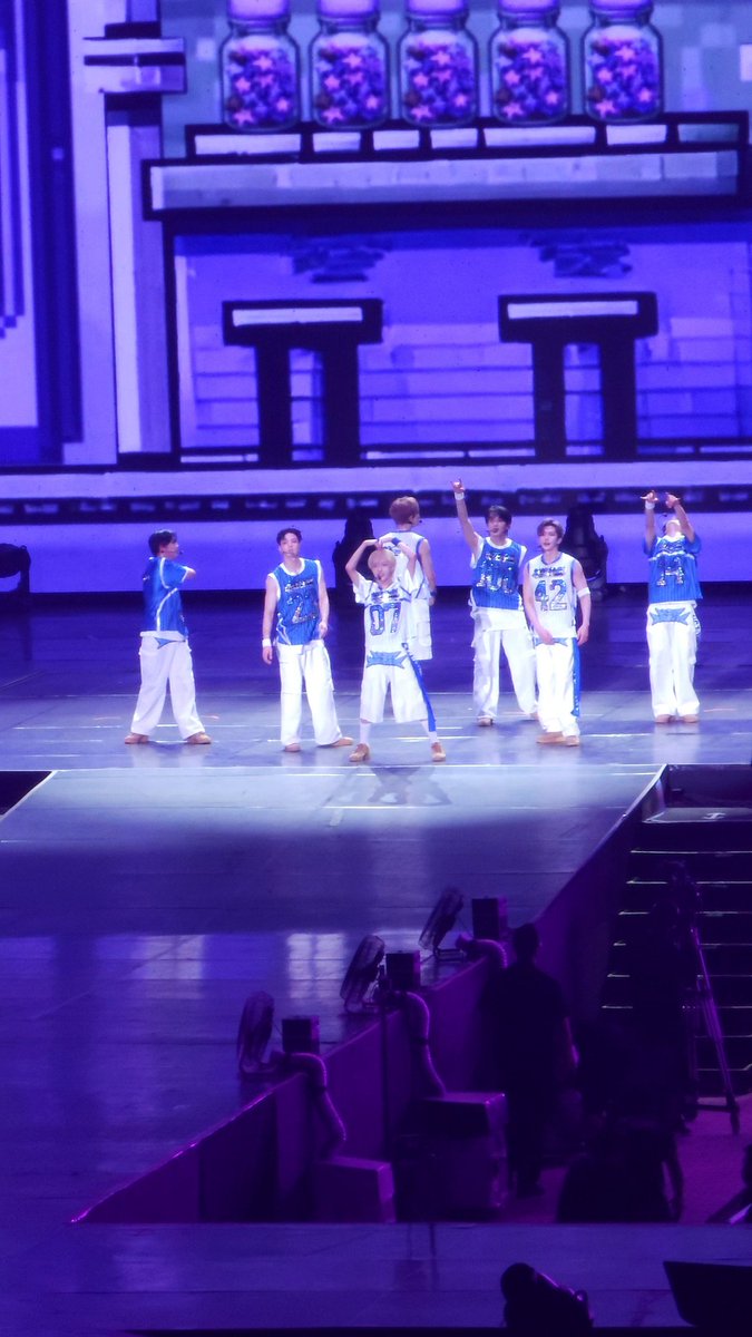 Masih ada yg punya lebihan tshirt MD kah? Please mau belii