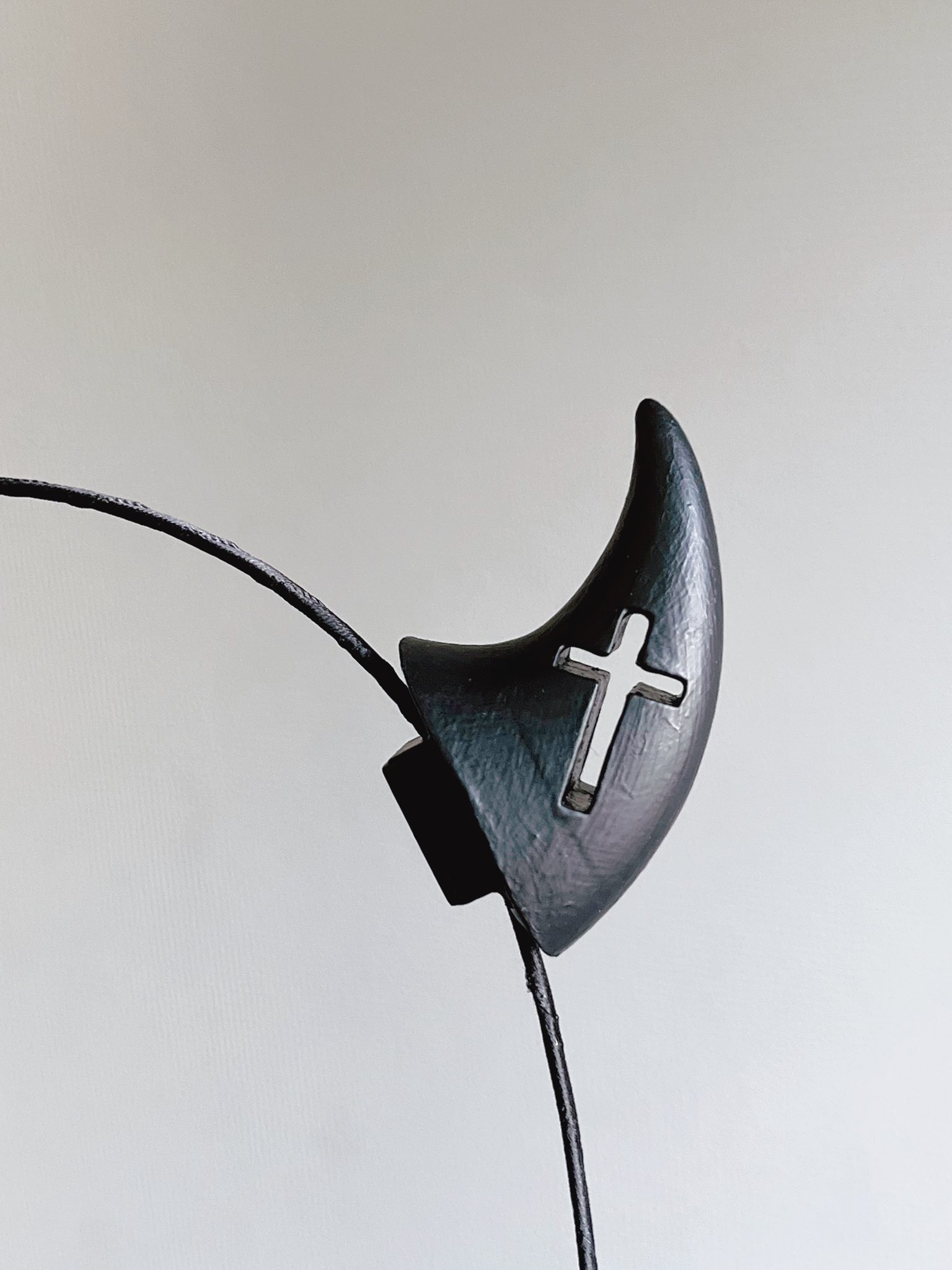 リリコラム 円環のツノカチューシャ 黒 リリコラム 円環のツノ