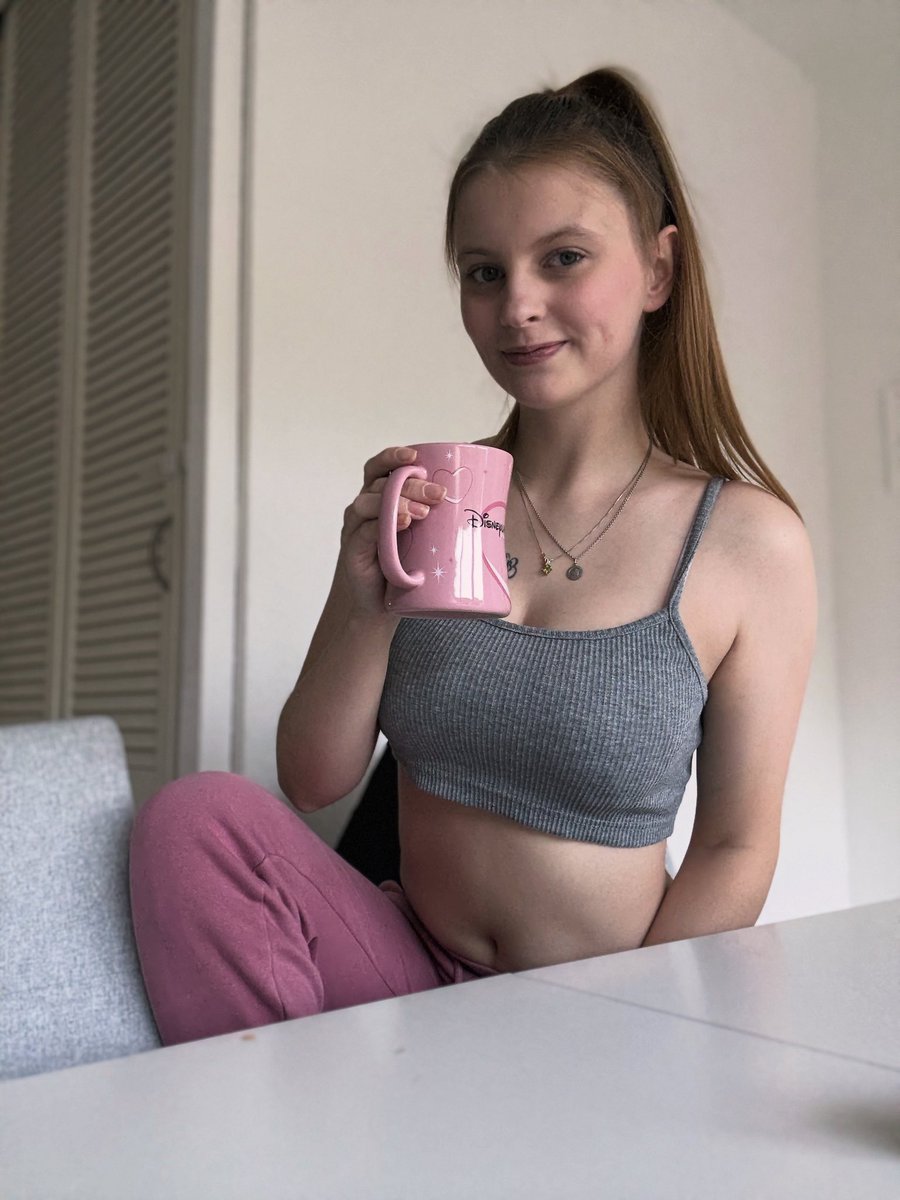 Schönen Montag wünsche ich dir ❤️ bist du Team Kaffee oder Team Tee ?

#germangirl #goodmorning #kaffeeammorgen #teezeit #newweek #goodvibew