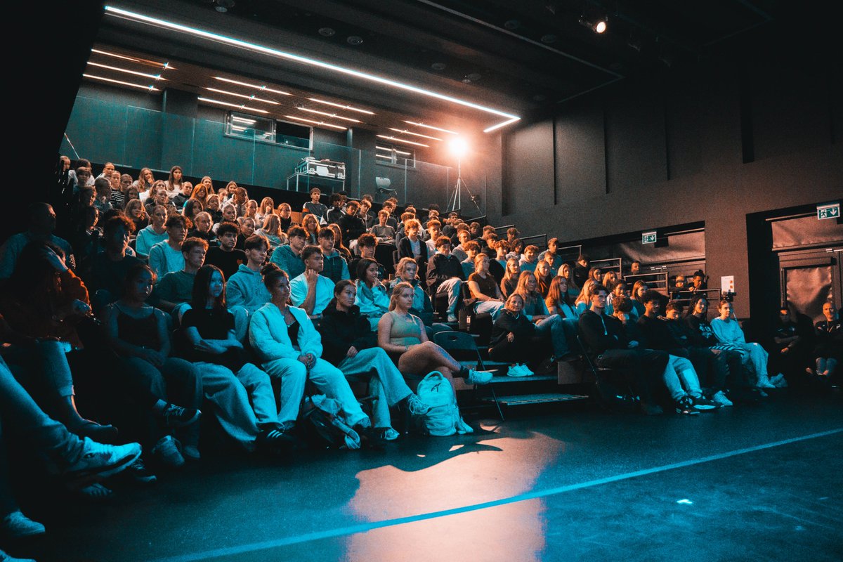 🏅 Olympic legend <a href="/Daley_thompson/">Daley Thompson</a> dropped by BHASVIC last week!
He spoke about training 350 days a year, 8 hours a day 💪
Shared his mindset for becoming the best in the world 🧠
And reminded us that hard work matters—but a little luck helps too 🍀
#BHASVIC #OlympicLegend