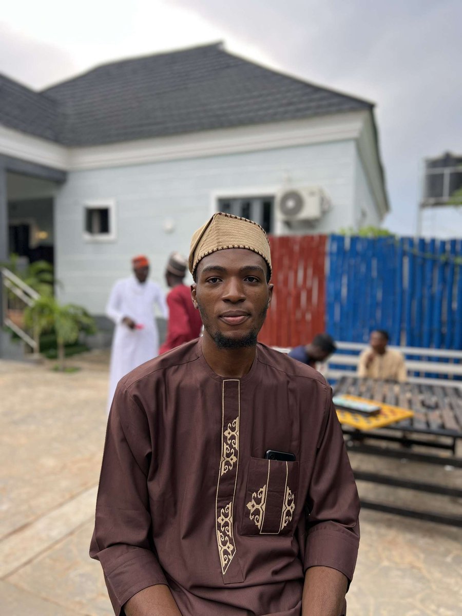 T H O 🌳🎄✨️ tweet media