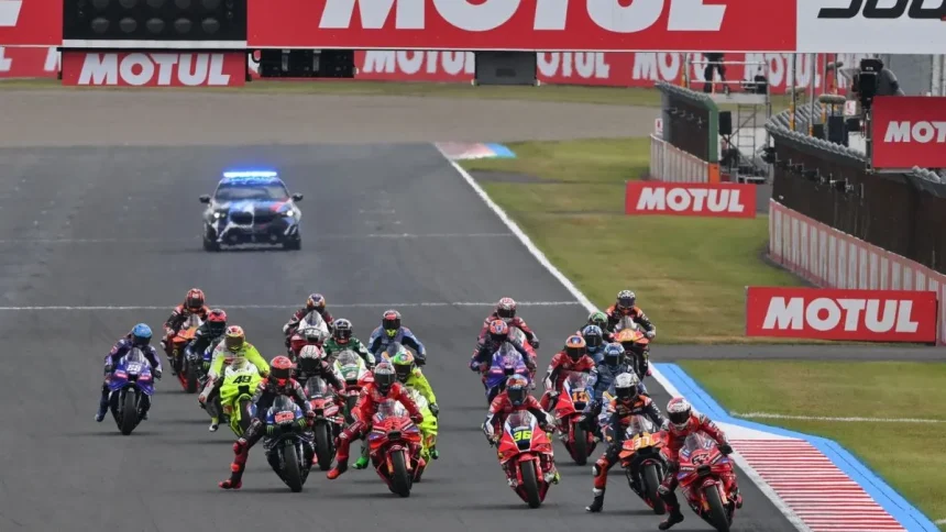 SportsDigestINT's tweet photo. Japan MotoGP 2025 Full Recap And Results
Full Story👉https://t.co/6VvkZceWOk
#JapanMotoGP2025 #FrancescoBagnaia #MarcMarquez #Ducati #MotoGP #RacingWeekend #MotoGPThrills #Motorsport #SpeedAndDrama #RaceHighlights https://t.co/egBrRCuMTa