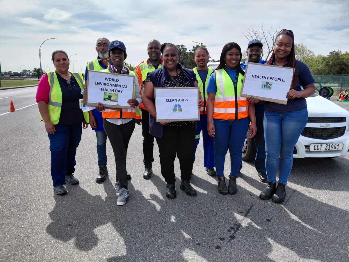 FrancineHigham's tweet image. On Friday, we marked #WorldEnvironmentalHealthDay, highlighting how clean air = healthier communities.

You can help by:
📷 Carpooling or using public transport
📷 Avoiding waste burning
📷 Using solar energy

Read more: shorturl.at/Em8Ds

Let’s keep @CityofCT’s air clean!