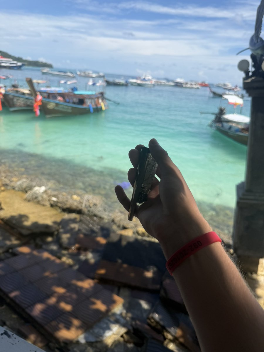 Hiring virtual closers 💰

- work from home 
- free training 
- commission only 
- any location 

Reply “closer” + follow &amp; retweet to apply