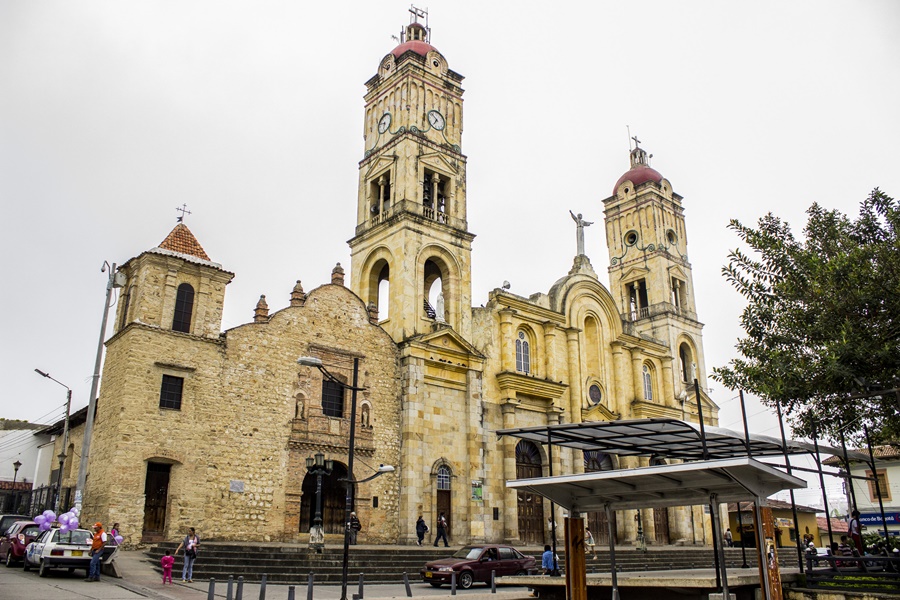 javierleoncio49's tweet photo. El 29 de septiembre de 1551, hoy hace 474 años, Alonso de Olalla y Hernando de Alcocer fundaron en el virreinato del Perú, la ciudad de Villeta de San Miguel (COL).
@alcaldiavilleta,@IDECUTCundi,@colombia_hist,@EmbajadaColEsp,@EmbajadaEspCol,#Villeta,#Colombia https://t.co/CDnc80KLOp