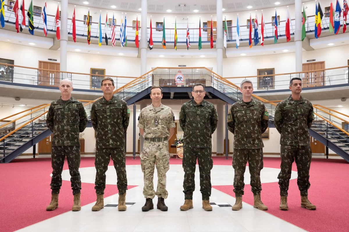 DefAcUK's tweet image. Lt Gen Armando Morado Ferreira of the Brazilian Army visits the UK to explore 🇬🇧 capability development & innovation at the Defence Academy and Cranfield University.
A leader in military tech, he helped develop Brazil’s armoured vehicle family🤝
@ukinbrazil