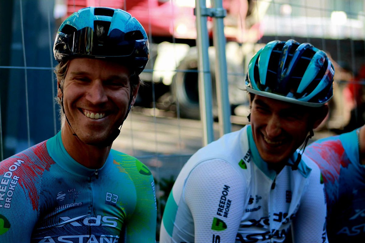 Ambiance <a href="/XDSAstanaTeam/">XDS Astana Team</a> au départ de <a href="/ParisChauny/">Paris - Chauny</a> <a href="/todaycycling_tc/">TodayCycling (Nouveau compte)</a>