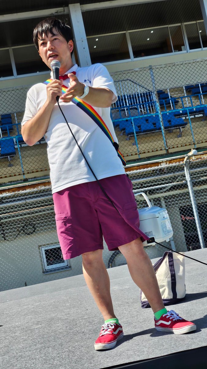 0821_TOMO_n40's tweet image. 炊飯器ぶらさけてライブする芸人さん
はじめて見たけど!とても楽しかったです!
これからも頑張ってください!
2025.09.27
福井けいりん bye byeフェスタ
#飯めしあがれこにお
#福井競輪