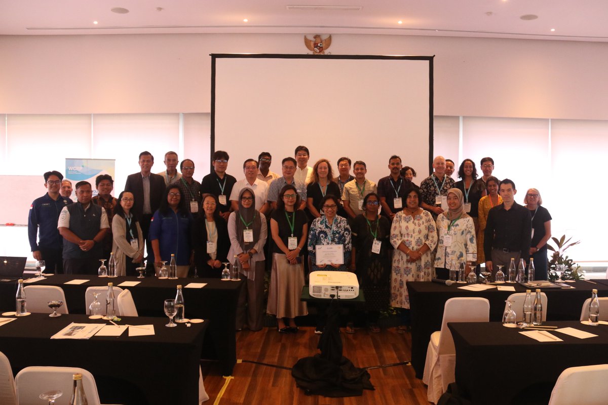 WCRP_CLIVAR's tweet photo. 🌴 Pan-CLIVAR Meeting [Day 3&amp;4] – CLIVAR Symposium!

On 24–25 Sept, the CLIVAR Symposium brought together scientists and stakeholders from 38 countries onsite and online.

Open sessions and side events also strengthened global partnerships and empowered ECRs' connection. https://t.co/A2g36NGiJB