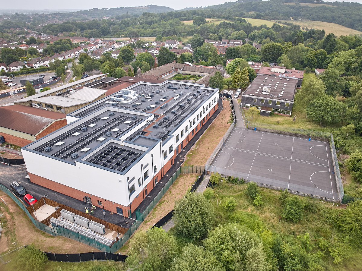 Tilbury_douglas's tweet photo. We have completed phase one construction of the new build Waseley Hills High School on behalf of the Department for Education.

Read more: https://t.co/M5L9DADV9Z 

#Construction #Education #School #Project #BuildingABetterFuture #Midlands #NetZeroCarbon #RegionalBuilding https://t.co/CJZB0l0eUi