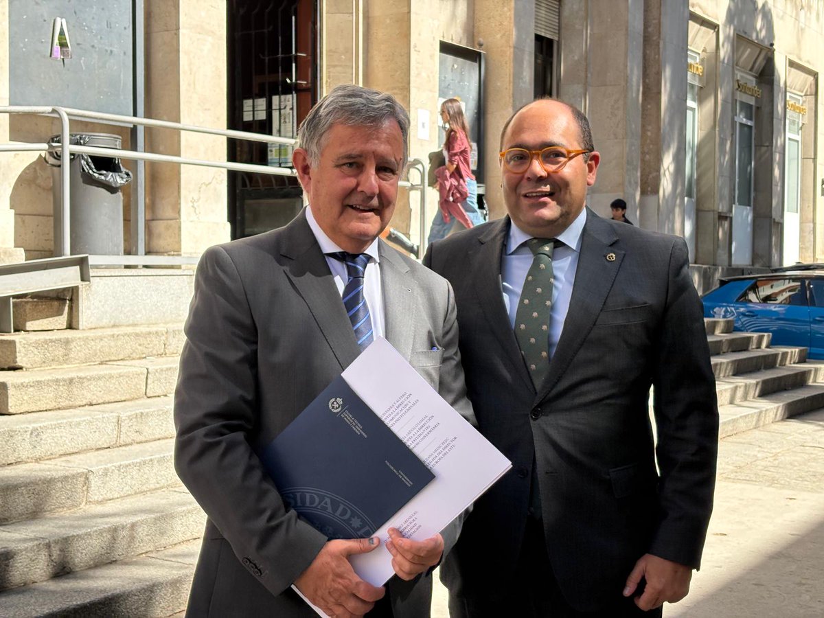 MINAS CENTRO (@coimce1) on Twitter photo El Decano, Alfonso Vázquez y el Vicedecano de Madrid, Mariano Sanabria, asistieron el pasado viernes al acto de Toma de Posesión de Francisco Javier Elorza como Director de la Escuela Técnica Superior de Ingenieros de Minas y Energía <a href="/minasenergiaupm/">minasenergiaupm</a> El Decano, Alfonso Vázquez y el Vicedecano de Madrid, Mariano Sanabria, asistieron el pasado viernes al acto de Toma de Posesión de Francisco Javier Elorza como Director de la Escuela Técnica Superior de Ingenieros de Minas y Energía <a href="/minasenergiaupm/">minasenergiaupm</a>