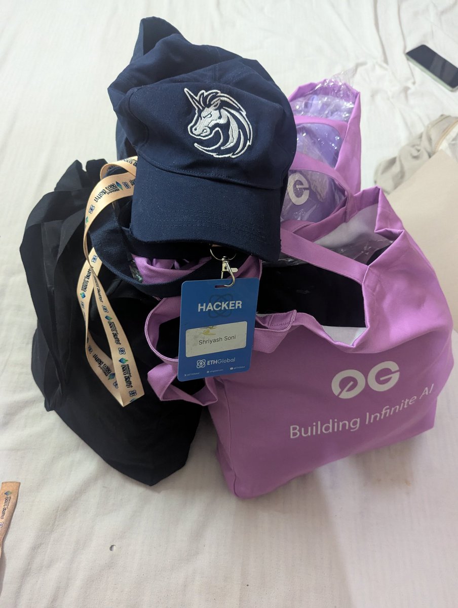 shriyash_soni's tweet image. Thank you ETHGlobal for the amazing swags &amp;amp; for hosting such a next-level hackathon 🙌🔥 #ETHGlobal #HackathonLife #BlockchainBuilders
