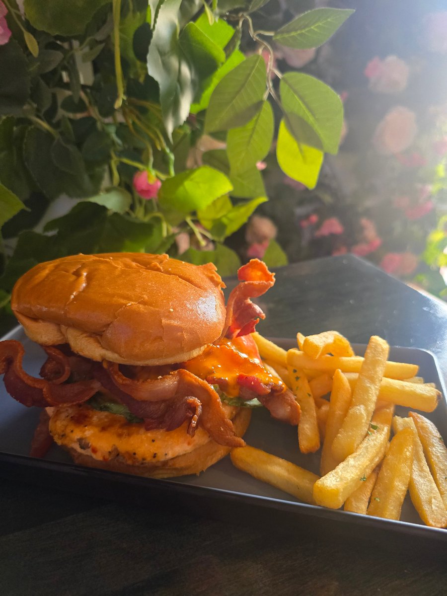 hellocommas tweet media