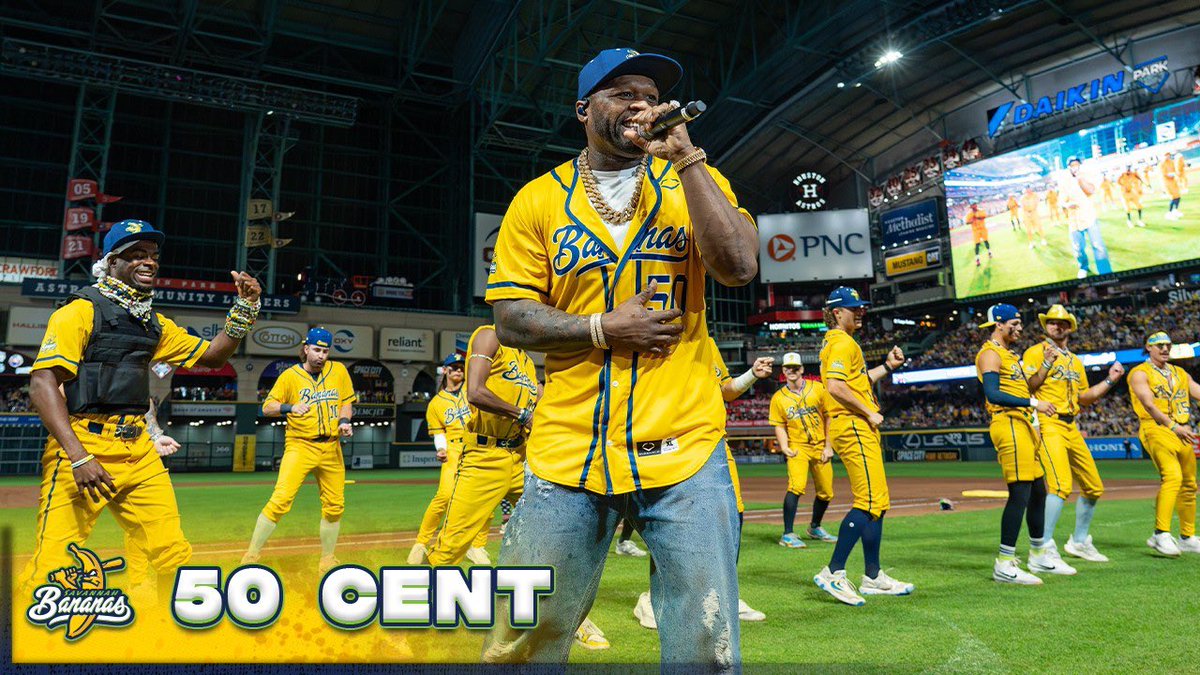 GIANNIPACIULLO's tweet image. &quot;In da Club&quot; 50 Cent LIVE in Houston, TX youtu.be/eeRuv8xLFZw?si… #PowerPerformance!!!!! #GUnit!!!! 🏙️⌚️🥂🍾💰💸⌚️💯🏦🏎️💨👯‍♀️🏢🏙️🎤🇮🇹⚾️