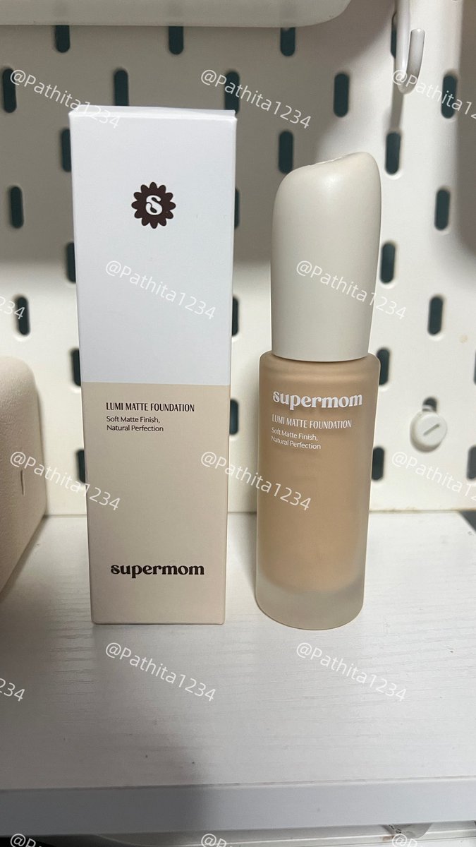 Pathita1234's tweet photo. ส่งต่อรองพื้น supermom สี 23w (ไม่มีพัฟ)
ใช้ไม่กี่ครั้งค่ะ 380 .-  รวมส่ง พร้อมโอนลดได้ค่ะ

#ส่งต่อเครื่องสำอาง #ส่งต่อsupermom 
#ส่งต่อคสอ #รองพื้นsupermom #supermom  #ส่งต่อเครื่องสําอางมือสอง https://t.co/V1PHQScSu6