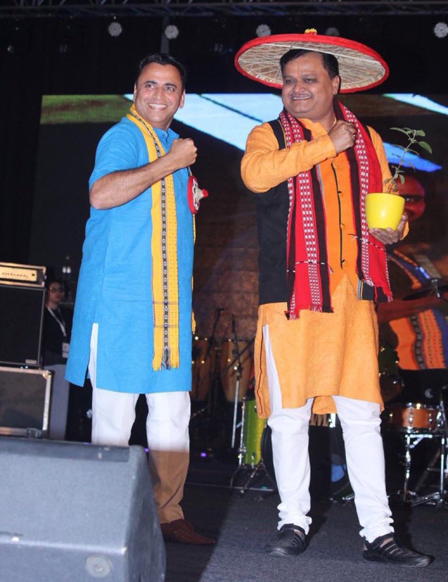 प्रखर वक्ता, कुशल संघठक, राष्ट्रवादी विचारक व प्रचारक, <a href="/BJP4India/">BJP</a> नेता श्री सुनील देवधर <a href="/Sunil_Deodhar/">Sunil Deodhar</a> जी को जन्मदिन की मंगलमय शुभकामनाएं..

ईश्वर आपको दीर्घायु दे व निरोगी रखे... #HBDSunilDeodhar