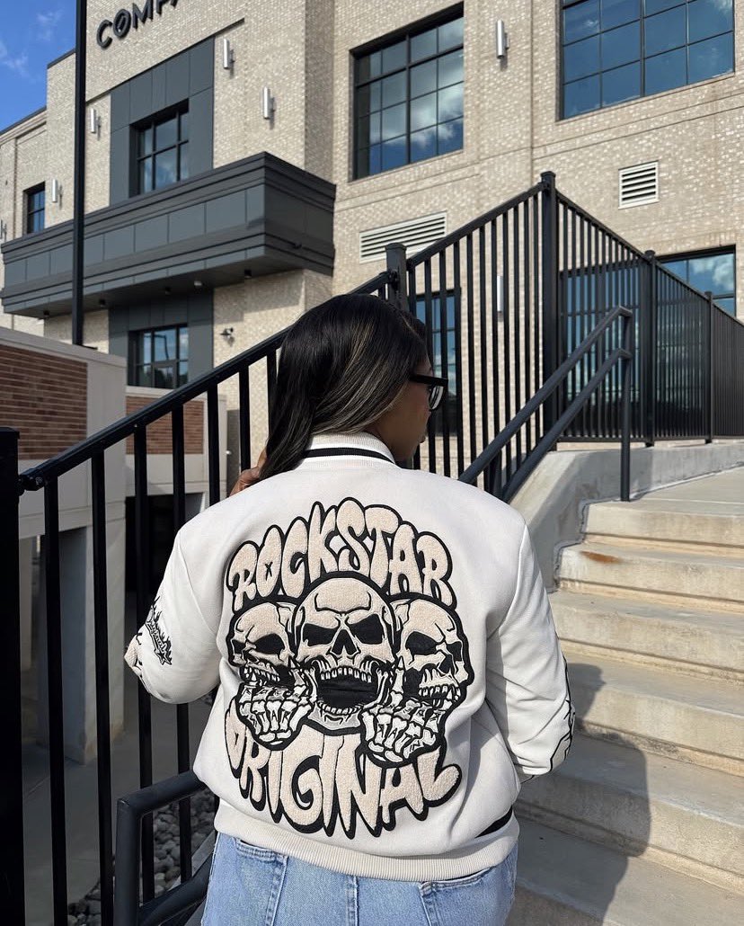 sahlt30's tweet photo. Check out my outfit https://t.co/Ee10dOC8hd