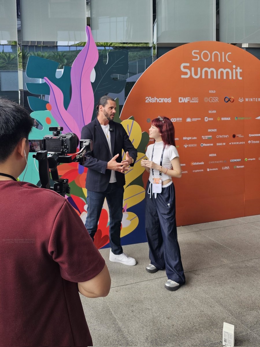 Behind-the-scenes interview at Sonic Summit with Mitchell Demeter and interviewer